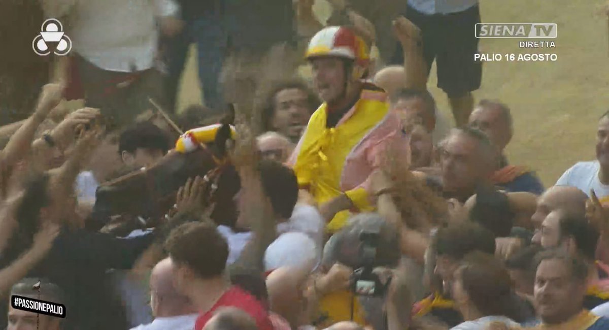 MarcoPedde's tweet photo. La Contrada di #Valdimontone con #AndaEBola e il fantino Giuseppe #Zedde detto #Gingillo vince il #PalioDiSiena del #16agosto 2025.

Ultima vittoria: 16 agosto 2012 https://t.co/dajP4cEDqZ