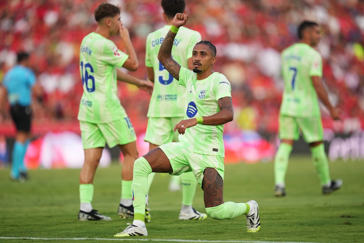 Raphinha avec le Barca toutes compétitions confondues:

🏟️ 145 matchs 
⚽ 55 buts
🅰️ 50 passes décisives 
105 G/A.