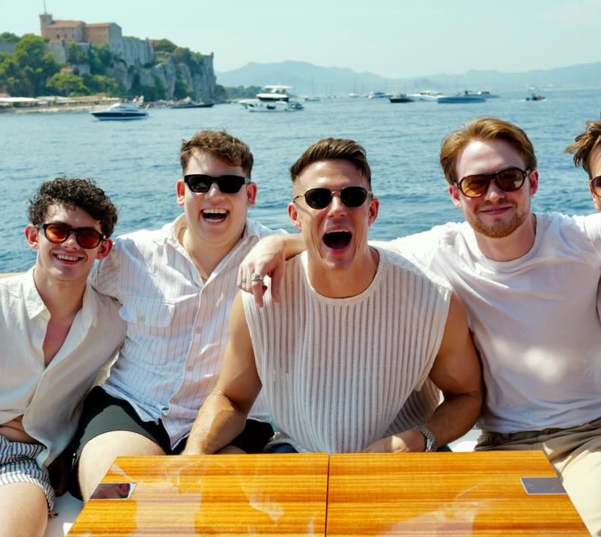 his beard you guys…