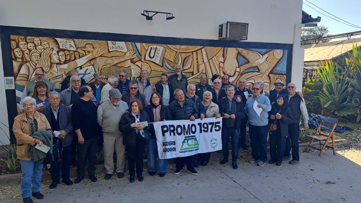 Se recibieron de Ingenieros Agrónomos hace 50 años, donaron un mural a su querida <a href="/AgrariasUnne/">ғᴀᴄᴜʟᴛᴀᴅ ᴅᴇ ᴄs ᴀɢʀᴀʀɪᴀs</a> celebraron la profesión y la vida. Universidad pública de calidad por siempre.