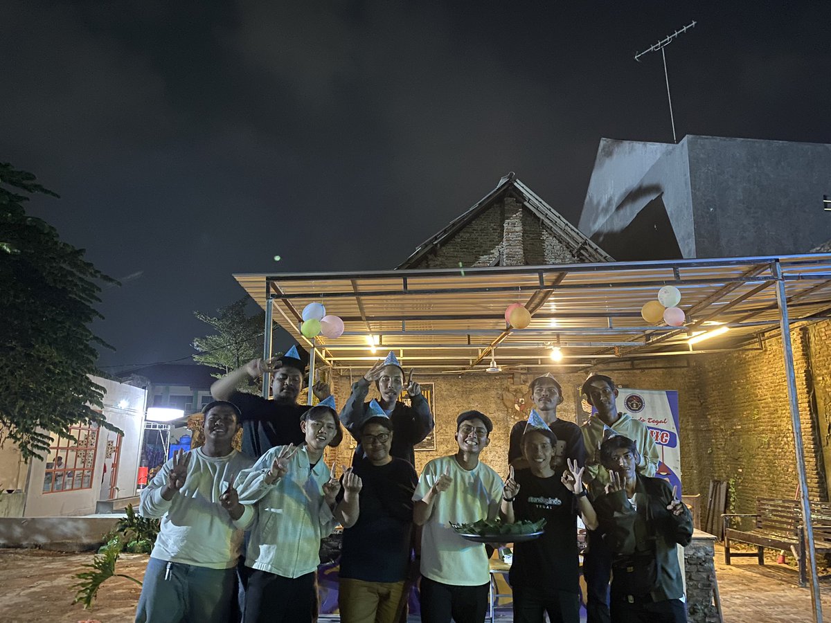 merayakan 13 tahun komunitas ini dengan sederhana. #13thStandupindoTegal