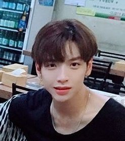 huengN's tweet photo. 재현이 이런 아이돌얼굴 ㄴㅁ 좋아함
그아이돌얼굴...뭔말인지아시죠 https://t.co/CT8xtY40NP
