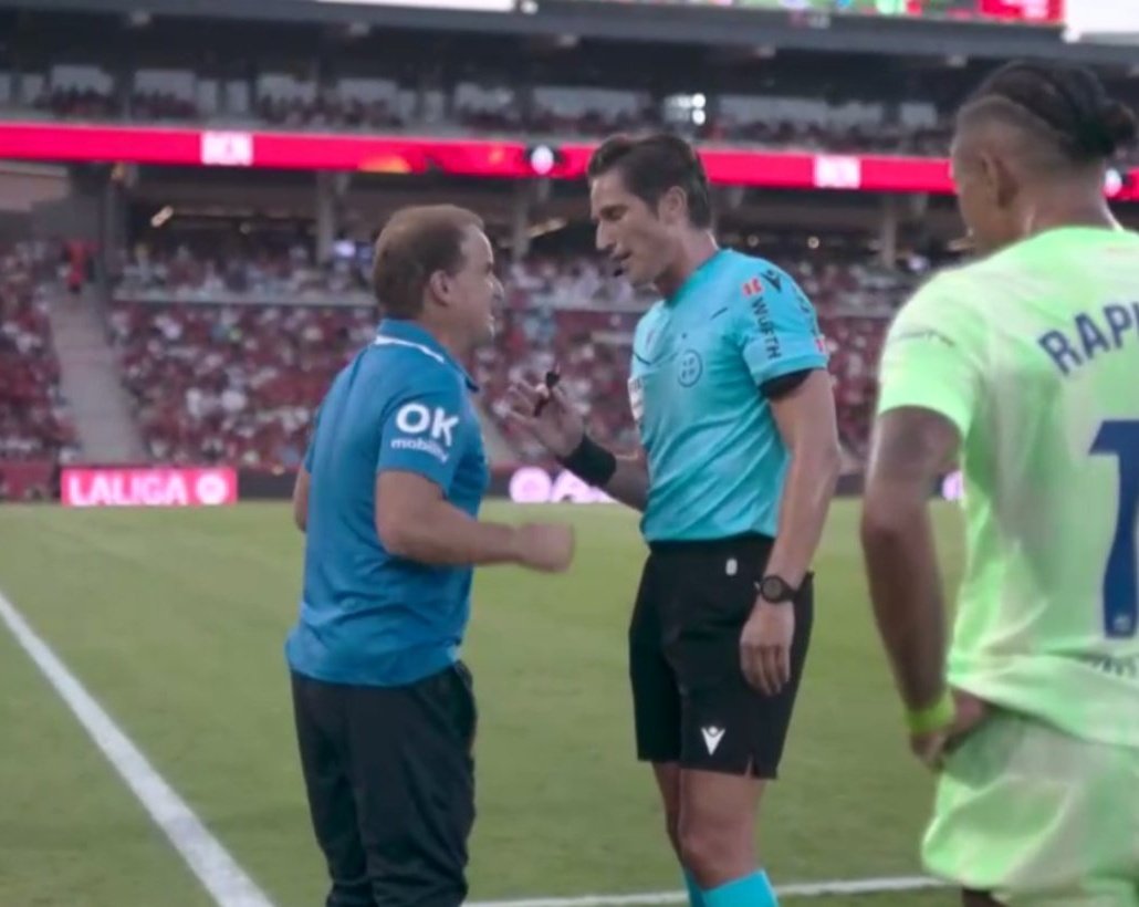 - Gol ilegal del Barcelona por fuera de banda de Lamine Yamal.
- Gol de Ferrán con un jugador del Mallorca en el suelo.
- Araújo ha hecho 5 faltas y ni una tarjeta.
- Expulsión a dos jugadores del Mallorca.

ESTO ES UNA VERGÜENZA 🤢🤢🤢