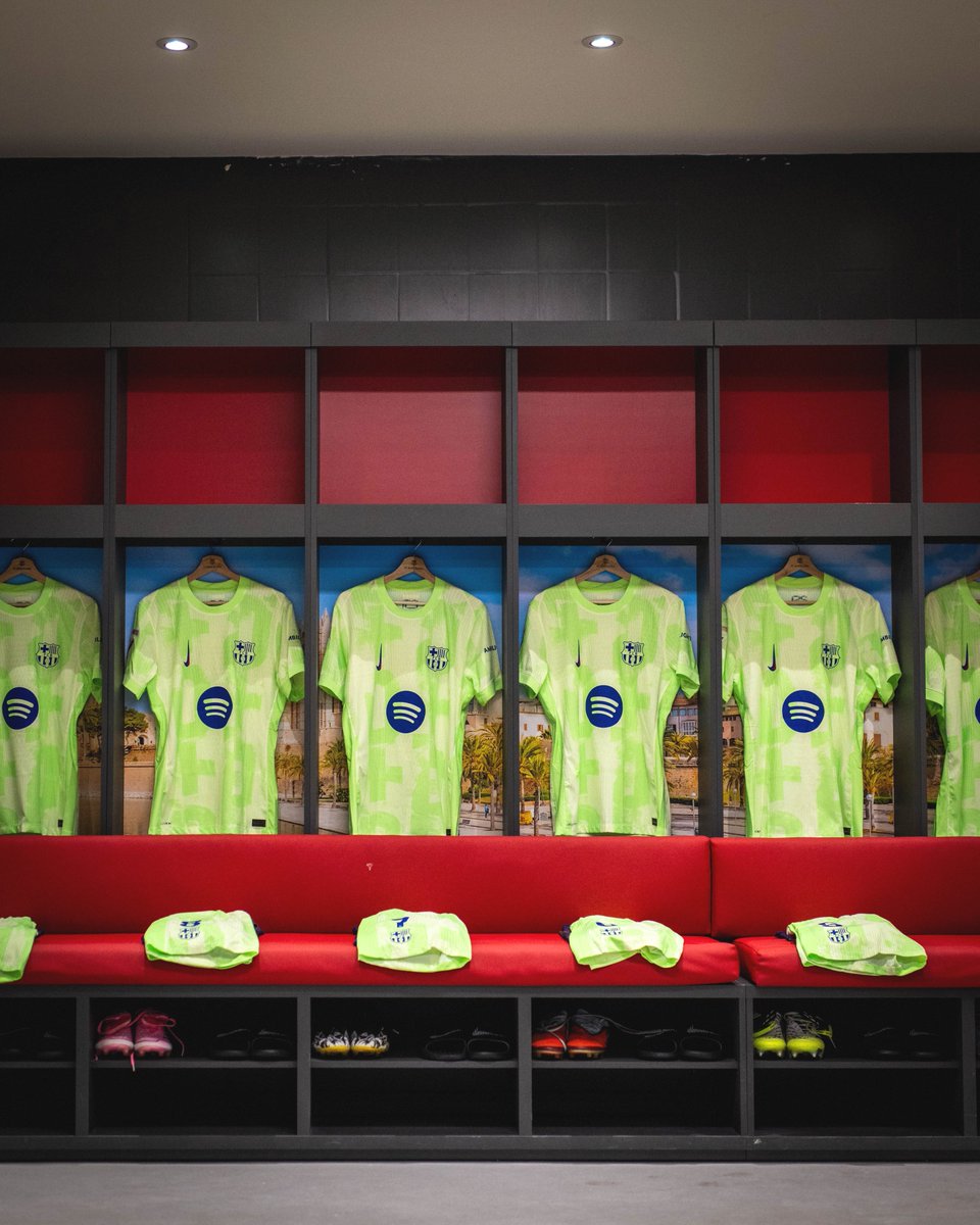 🚨 Le modèle third du Barça est de sortie ce soir !  
#MallorcaBarça  
  
Tu peux le choper en version player !  
Avec le badge de champion de Liga 2025  
  
👉 jerseys.lc.cx/BAR_Third_24_25