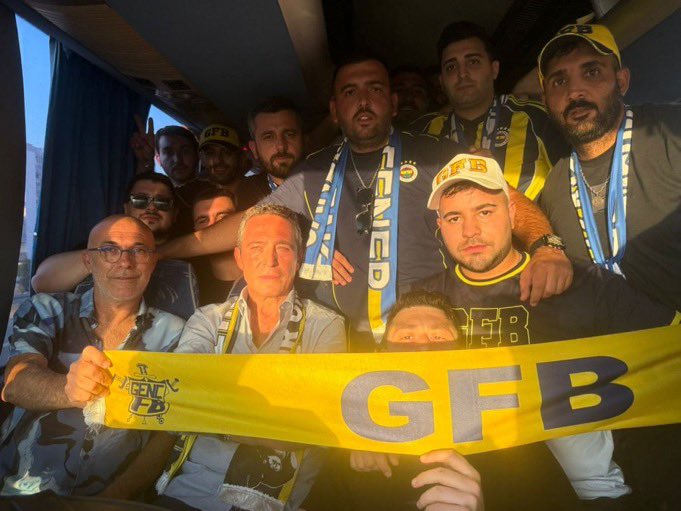 GFB'nin Aziz Yıldırım'a istifa dediği zamanlar

2008 CL çeyrek final
2010 son maç Bursa faciası
2011 şampiyonluk
2012 Süper final yarım puanla 2.lik
2013 UEL yarı final
2014 Şampiyonluk.

GFB'nin Ali Koç'a destek verdiği zamanlar
Yerel veya uluslararası herhangi bir başarı yok.