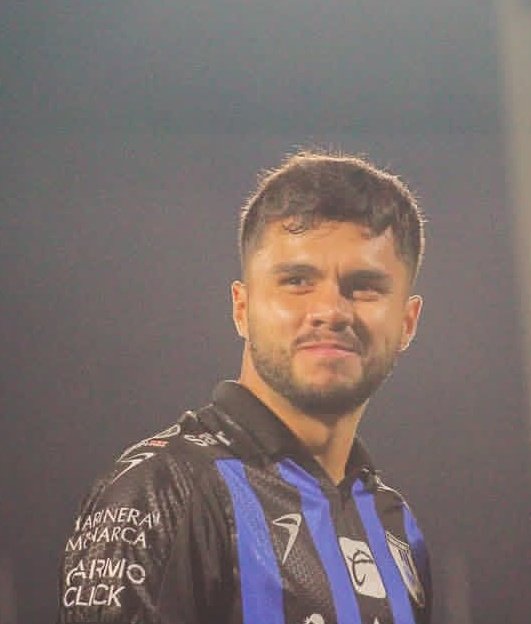 PumasELP's tweet photo. 📲 𝗖𝗲𝘀𝗮𝗿 𝗟𝘂𝗶𝘀 𝗠𝗲𝗿𝗹𝗼: ✅ Alan Medina es nuevo jugador de Pumas 🐾
El atacante mexicano llega a préstamo por un año con opción de compra. 💛💙 https://t.co/RsQ4ibT7Lv