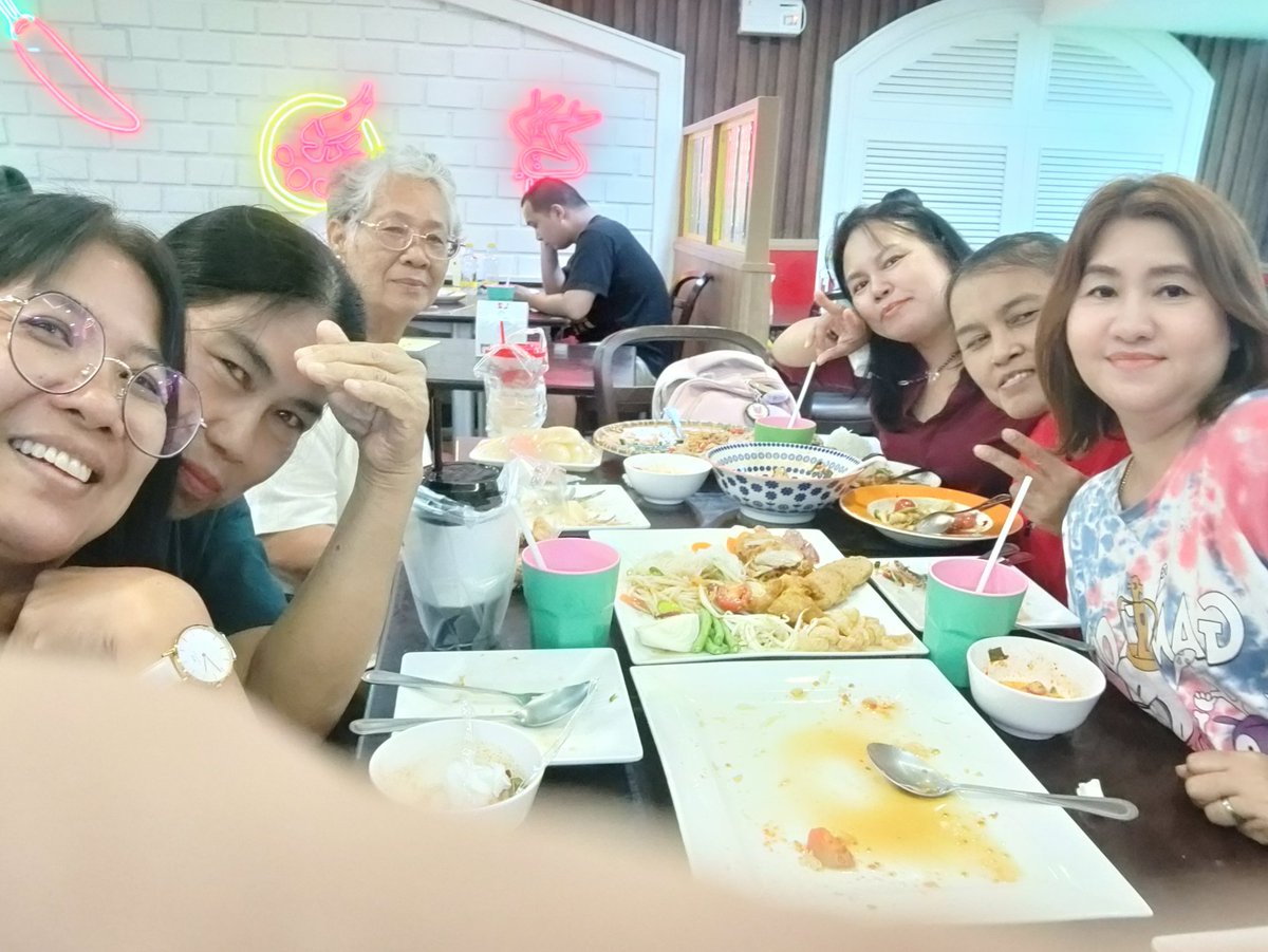 Taikawit's tweet photo. แวะมาเจอเดอะแก๊ง
@Anchale51668183 
@qdNwRxqUJ6591qp https://t.co/NQIU0Yjdmw
