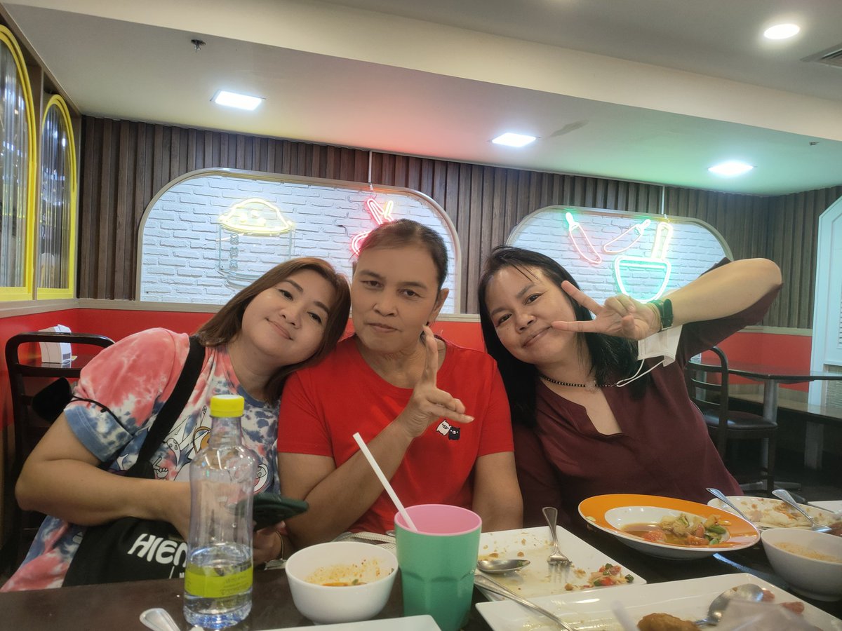 Taikawit's tweet photo. แวะมาเจอเดอะแก๊ง
@Anchale51668183 
@qdNwRxqUJ6591qp https://t.co/NQIU0Yjdmw