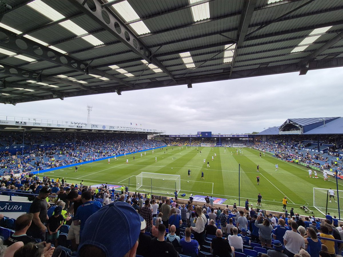 ClementsVicky's tweet image. And so the trials and tribulations of supporting Pompey at Fratton Park begin again..... 😬⚽️💙 #Pompey