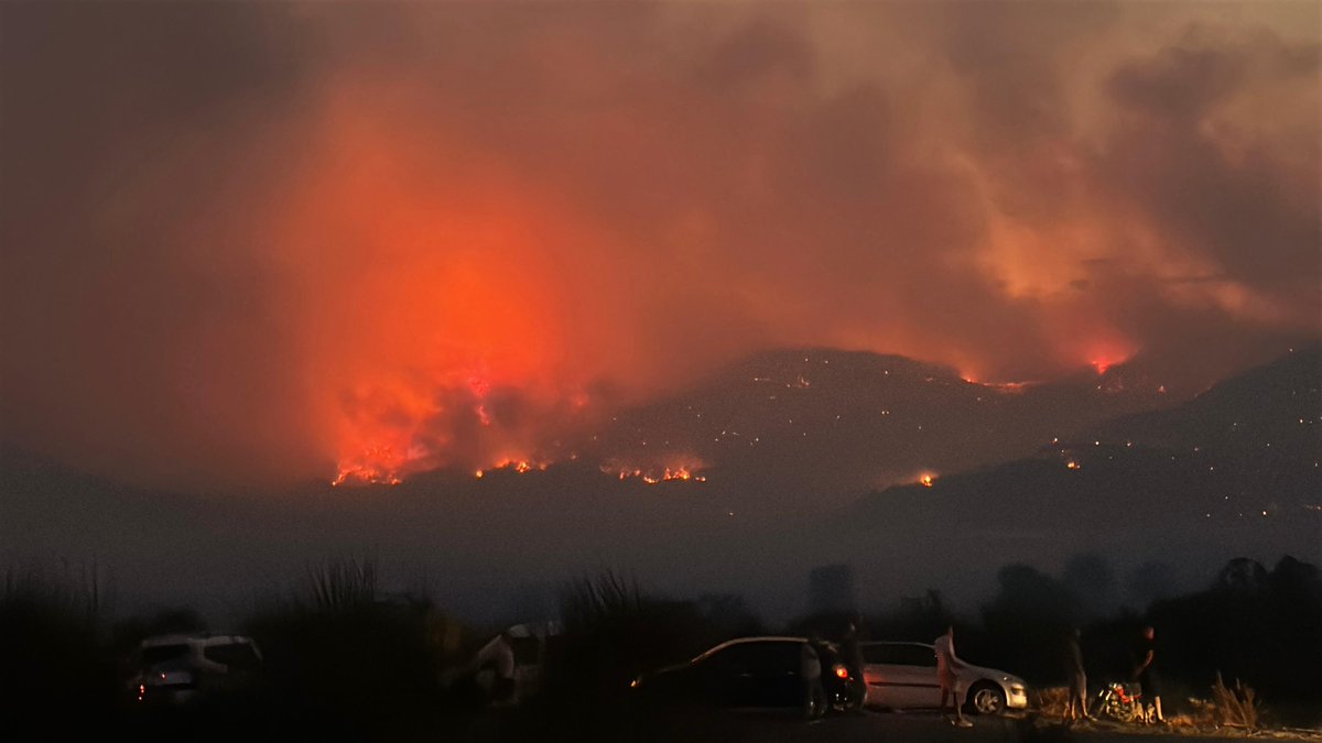 gazetesozcu's tweet image. Çanakkale Valiliği:

&quot;Gelibolu&apos;nun Karainebeyli, Eceabat&apos;ın Yolağzı, Büyükanafartalar ve Küçükanafartalar köylerinin ardından aynı ilçeye bağlı Kumköy tahliye edildi&quot;
sozcu.com.tr/canakkale-de-y…