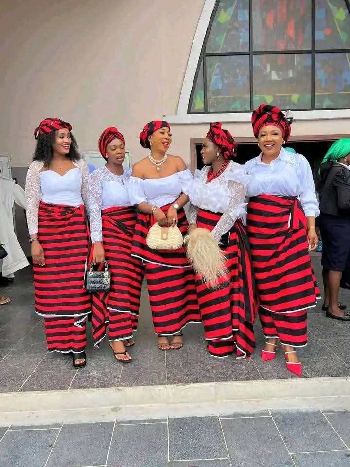 BenueFirst_'s tweet photo. Please, retweet to Educate.

Five (5) Most Interesting Facts About Idoma Girls In Benue State.

1. Beauty: It is on record that an Idoma girl Ene Maya lawani is the longest serving miss Nigeria. Most Idoma girls are normally beautiful. 

2. ARTISTIC: The Idomas are unarguably one of the most artistic people in Africa.
Idoma divas and screen góddésses Ada Ameh, Ene miltex ogiri, Express Ene comfort Ikwumonu and Susan peters etc are. Household names in the Nigerian motion picture industry globally known as Nóllywood.

3. WELL CULTURED: In this Era of "pépper dem gáng" There is hárdly an Idoma girl that does not know the skills of preparing her local délicacies 'ona' and 'Okoho', or don't know the idoma lócust bean 'Okpehe".
Despite the wave of civilisátión, modernizátión and socializâtion, the Idoma girl have not completely threw away her cultural heritáges. That is why you can see an Idoma girl posting with her cultural attire "proudly Idoma ".

4. MARRIAGEABLE: A national statistic on most marriageable tribál girls in Nigeria put Idoma girls third just after Igbo and Akwa Ibom( calabar ) girls.

5. GOD-FEARING: it is a common knowledge in Idoma Communities that "the fear of 'Alekwu' is the beginning of wisdom".
In Idomaland, Abórtioñs and Âdultéry are abómiñable tábóos, while próstitutión is a family disgráce.
The fact that the modern day religion in Idomaland ( Christianity) preaches same, made the idoma girl mórally décent, and partially different from other tribál girls as regard séxuál immóralíty and próstitutión.

Credit: Ogor Odeh Joseph.
