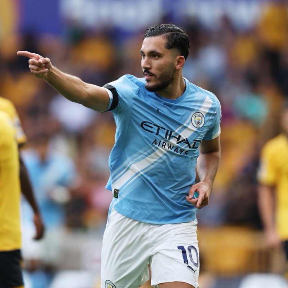 EtihadPapers's tweet photo. This is Manchester City, we don’t do 007 over here https://t.co/mZMTzyvBhE