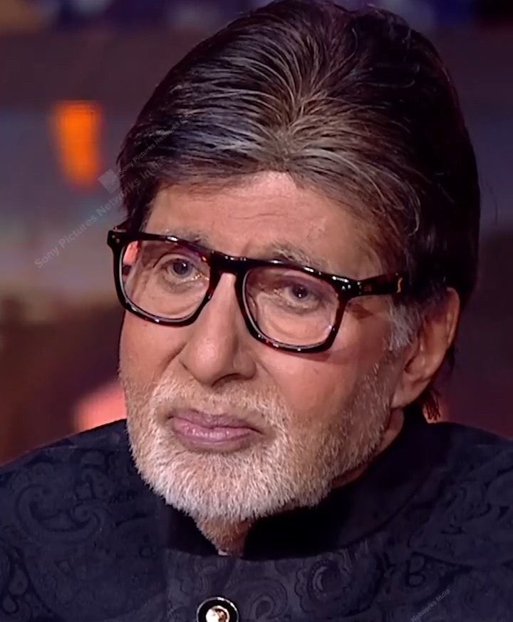 काश सोफिया क़ुरैशी से कोई अच्छा रवीश कुमार जैसा पत्रकार बात करता , इनकी बातें सुनने में और मज़ा आता

मुझे अमिताभ बच्चन की अब शक्ल तक पसंद नहीं है पर सोफिया क़ुरैशी की वजह से देखना पड़ा 

शो में बहन बोली मेरी पैदाइश एक आर्मी फैमिली में हुई.

मेरी माँ की नानी की जो बहनें थी वो रानी