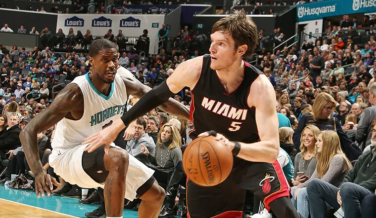 RandomNBAHoops's tweet image. RANDOM NBA PLAYER:
Luke Babbitt, SF/PF (2010–18)

Portland Trail Blazers (2010–13)
New Orleans Pelicans (2013–16)
Miami Heat (2016–17)
Atlanta Hawks (2017-18)
Miami Heat (2018)

Career Averages: 4.8 PPG, 2.2 RPG, 0.6 APG