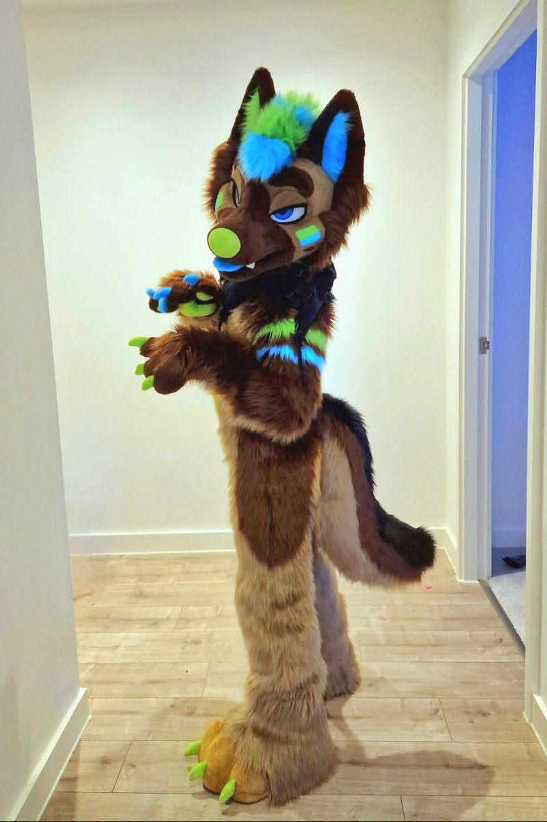 *Big scary shep noises* 💚💙