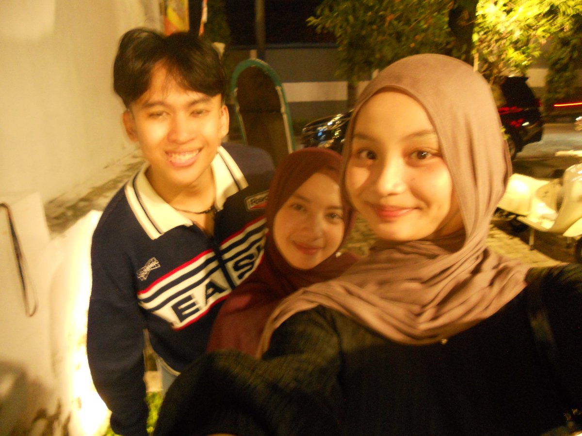 libraainn's tweet photo. teman kandung🙂‍↕️🩷✊🏻 https://t.co/BOtMTsXCU3