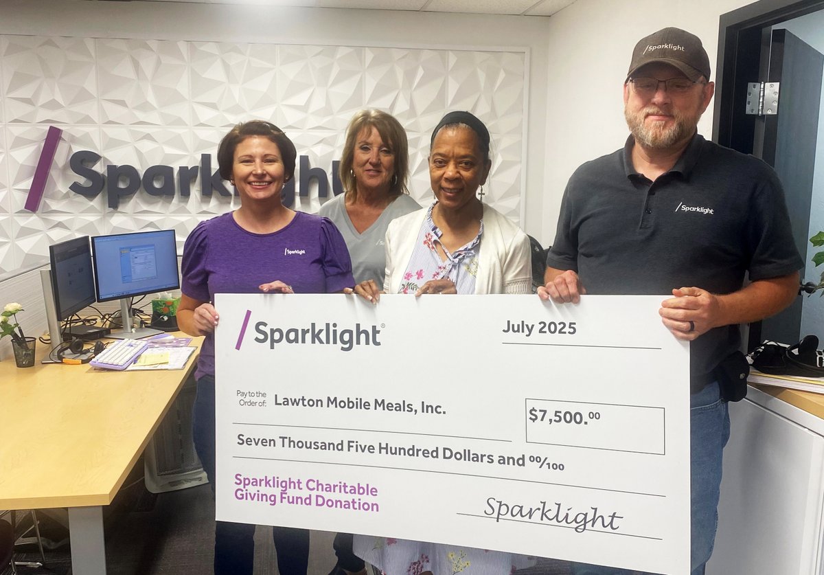 sparklightcares's tweet image. We’re proud to support Lawton Mobile Meals with a $7,500 donation from our Charitable Giving Fund! This nonprofit delivers hot meals to homebound seniors &amp;amp; individuals with disabilities. @KSWO_7NEWS and @1073PopCrush was on-site to cover the moment! #LawtonOK #SparklightCares
