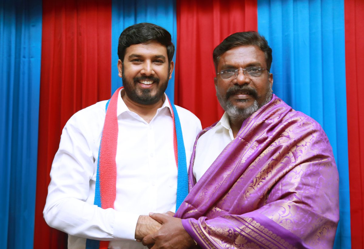 aloor_ShaNavas's tweet photo. அரசியலமைப்புச் சட்டத்தின் அரண்
ஆர்.எஸ்.எஸ் கோட்பாட்டின் முரண்
அனைத்து மக்களின் தலைவன்
என்றும் களத்தில் முதல்வன்
எழுச்சித் தமிழர் வாழ்க!
@thirumaofficial #VCK
#AloorShanavas #NagapattinamMLA https://t.co/yjMGjkoMP6