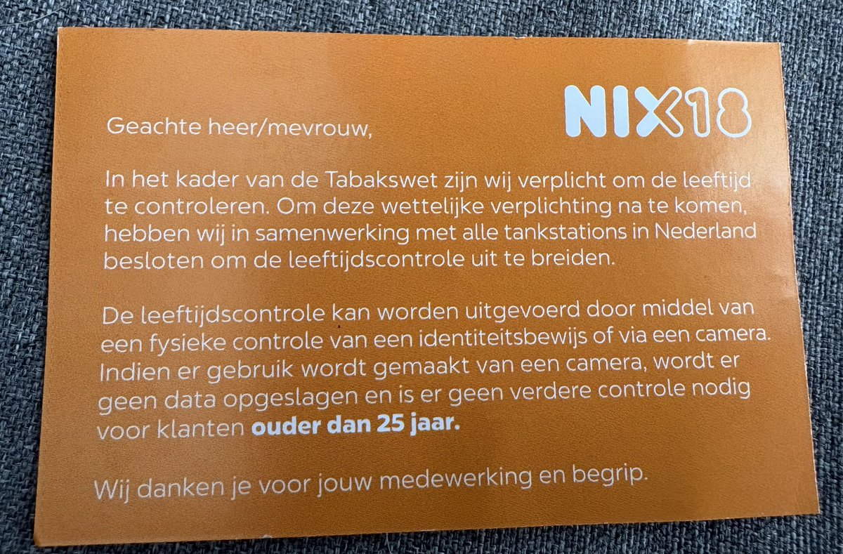 ellenscreaties's tweet photo. Dus vanaf 1 oktober moet je je ID laten zien bij een tankstation of je nu 26, 30, 50 of 90 bent. Heb je je ID niet mee dan krijg je geen tabak mee. 🤷🏼‍♀️🤷🏼‍♀️🤷🏼‍♀️🤷🏼‍♀️
#tabakswet #regering #waargaatditheen? https://t.co/uPULPtd2kk