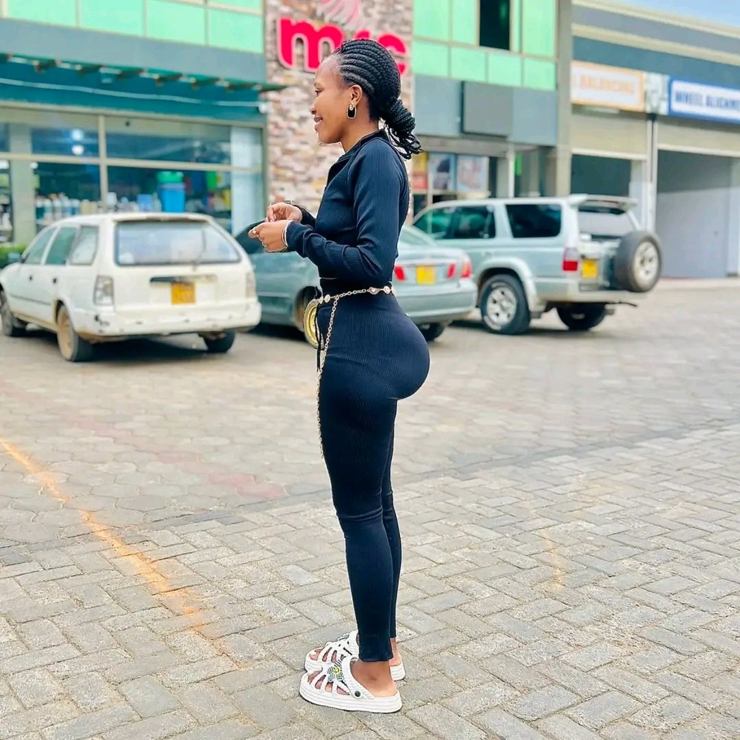 Ark ngo nubwo nyash zaba zirikumbwa abasore bikigari muyiruka inyuma 😁🤪😁