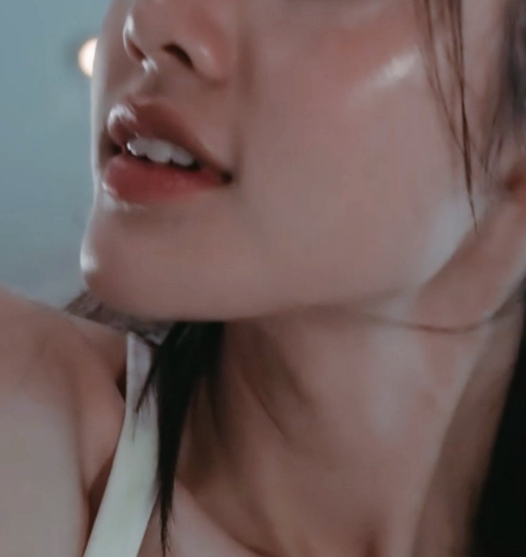 lookmhee's lips (@lookmheeslips) on Twitter photo 