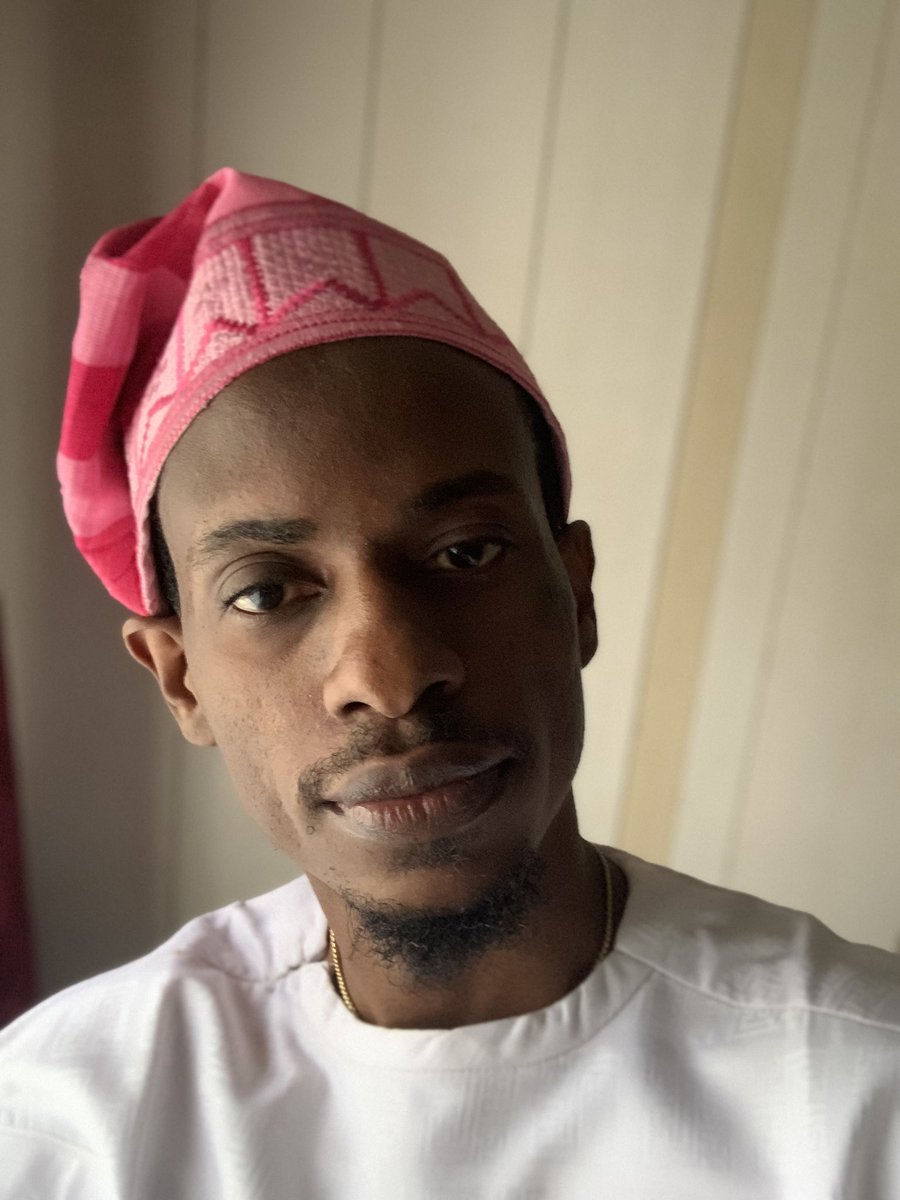 tunde_sule_'s tweet image. When the drum beats the joy flows. ❤️♾️🤍

#Gb2025 #owambe #weddingguest