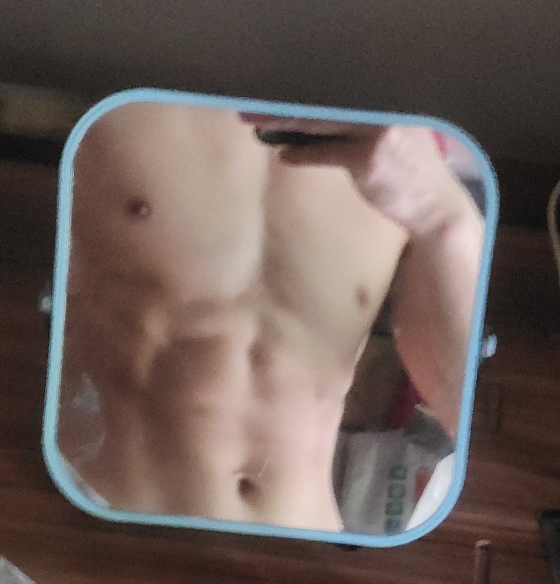 想色色
#男菩萨 #体育生 #腹肌 #男大