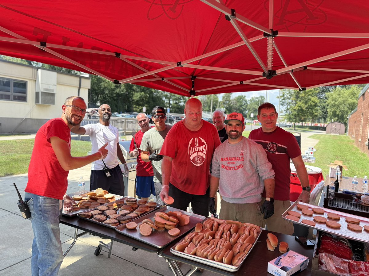 AnnandaleAtoms's tweet photo. What a first week back for our amazing Annandale staff! 🍎✨ From breakfasts to cookouts, orientation to open house — we’ve been building connections & bringing the #AtomNation spirit to life. 💥 Huge thanks to Atoms Football for the Snackgate! ❤️🤍 Ready for #FirstDayFairfax! https://t.co/n3zWPX23tt