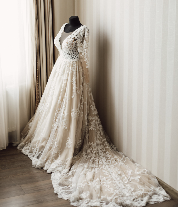 AmCleanersSTL's tweet photo. It’s more than a gown—it’s a memory. That’s why we offer expert bridal gown cleaning and preservation to help protect your dress for years (and generations!) to come.
Ask us about our bridal preservation service today.  https://t.co/H6vJGNTIke https://t.co/Cj5Oz5VHTs