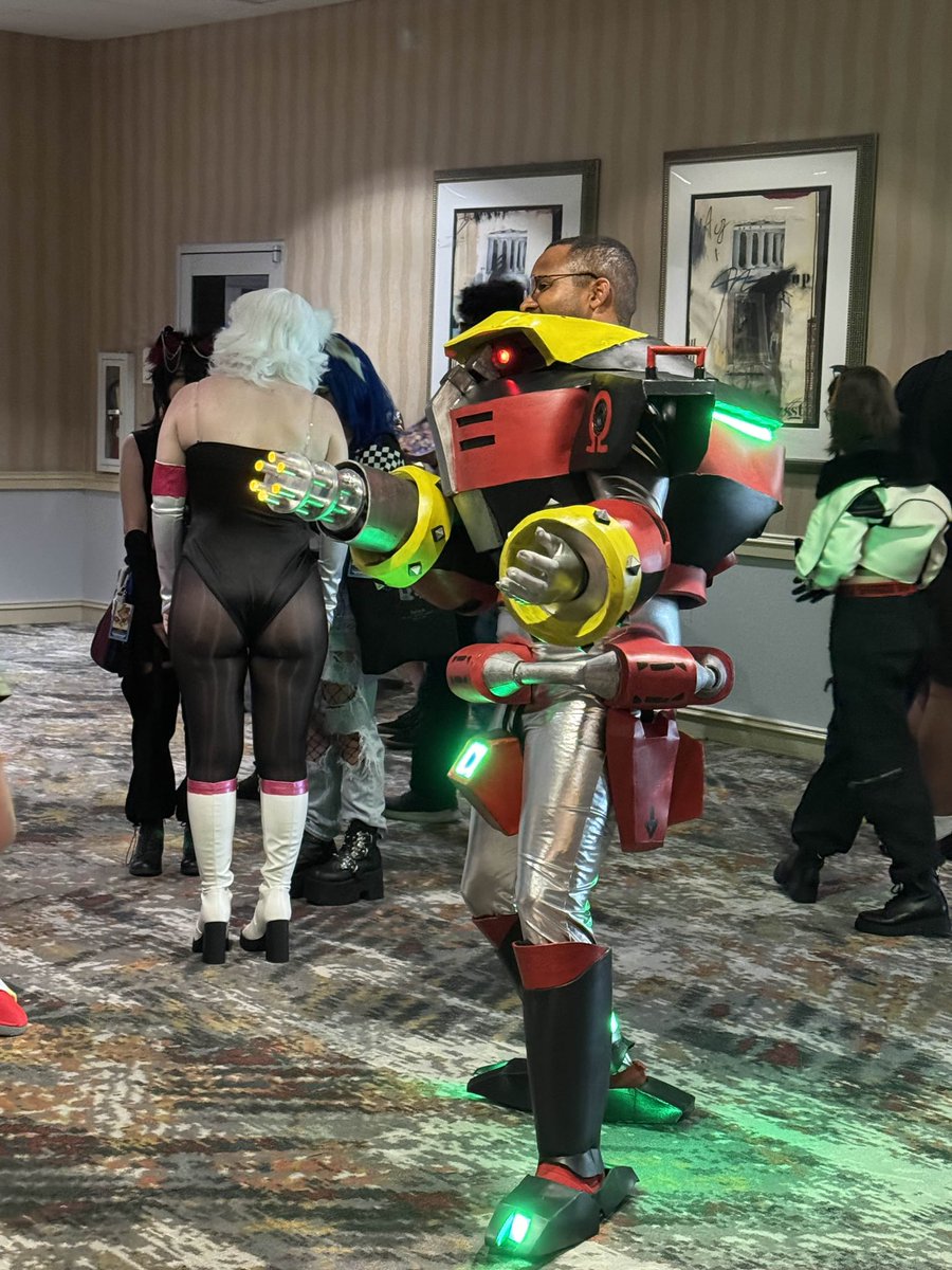 This omega cosplay is sick
