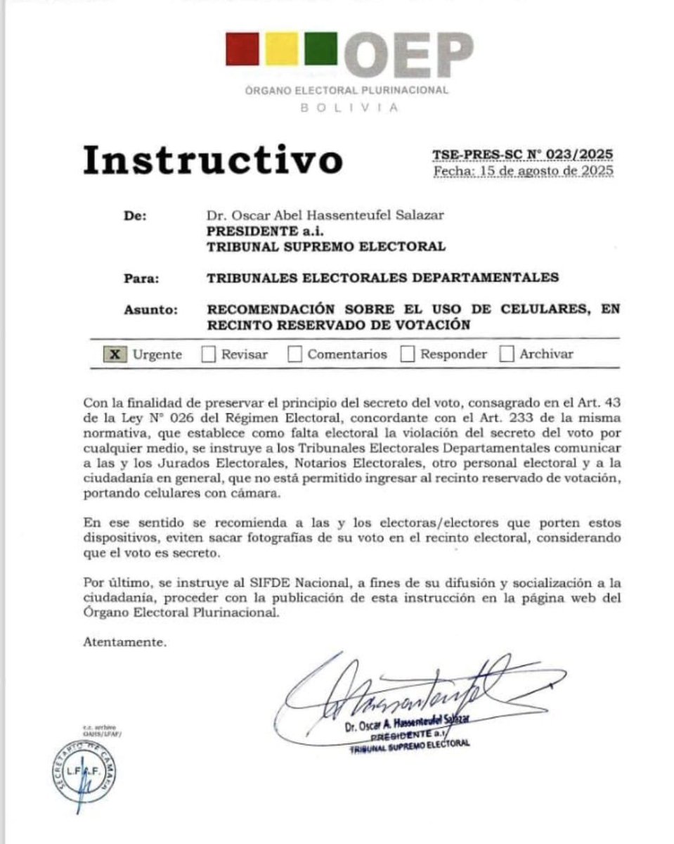 Por un lado la estúpida ofensiva del que no quiere entender que no va a ganar, por  otro lado el otro Lucho, agotando su último momento de poder. Al menos, con este comunicado, el OEP ayuda a contener a uno de ellos.