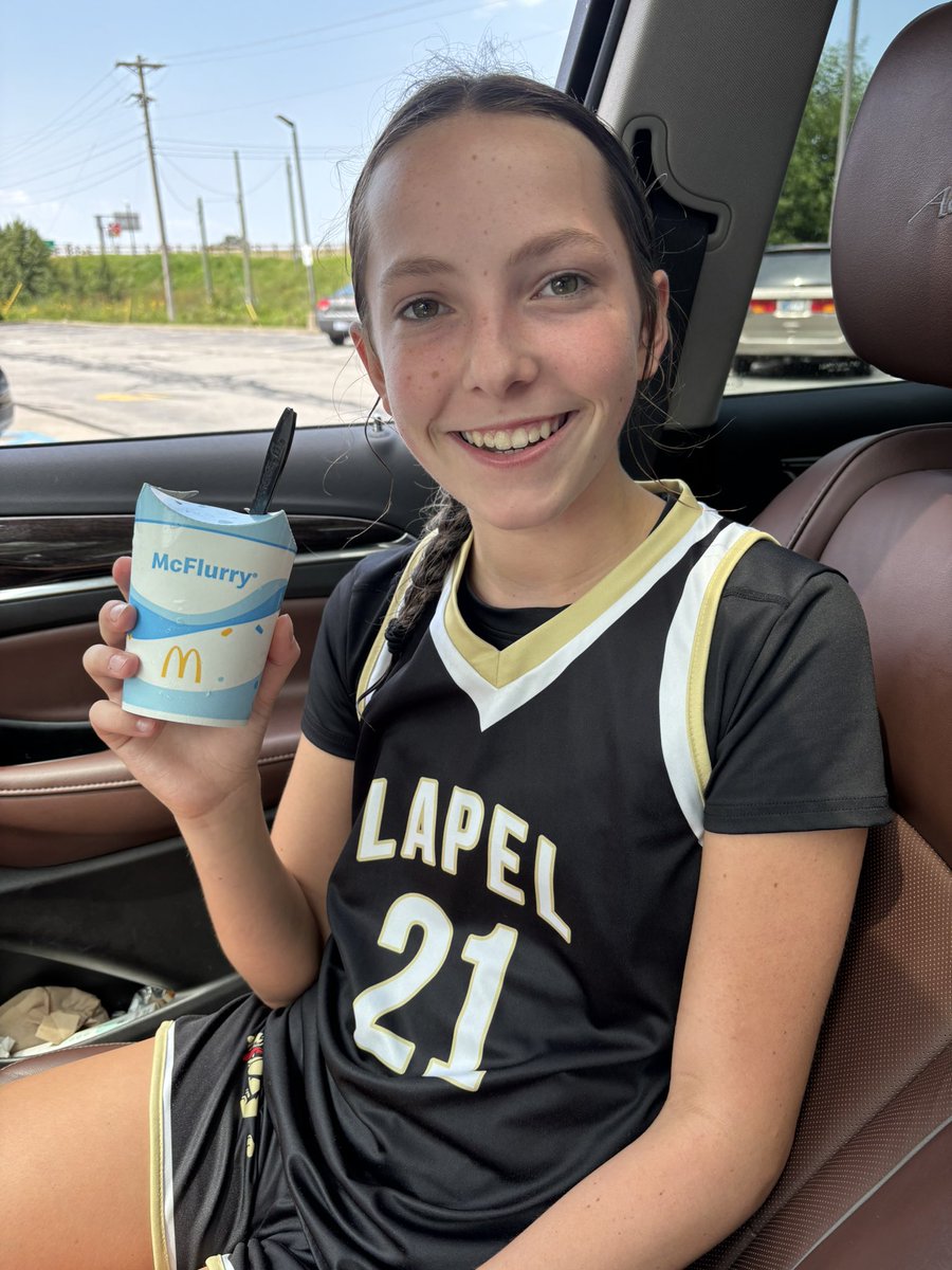 Dodi3Poynter's tweet photo. #McBuckets ba da ba ba ba Iβm lovinβ it! π @Helen_Poynter3 led her team today in both games hitting 7 of 14 π 3βs π― 50% πͺ @Emma3Poynter had a ANND 1 that makes your β€οΈ smile! #3PointPlay π€ #BuildingSomethingSpecial #Repthe14 @M14hoopsindy @IBCWBB @IBCBusald2030 #Lapel π https://t.co/DwDsA5gRxm