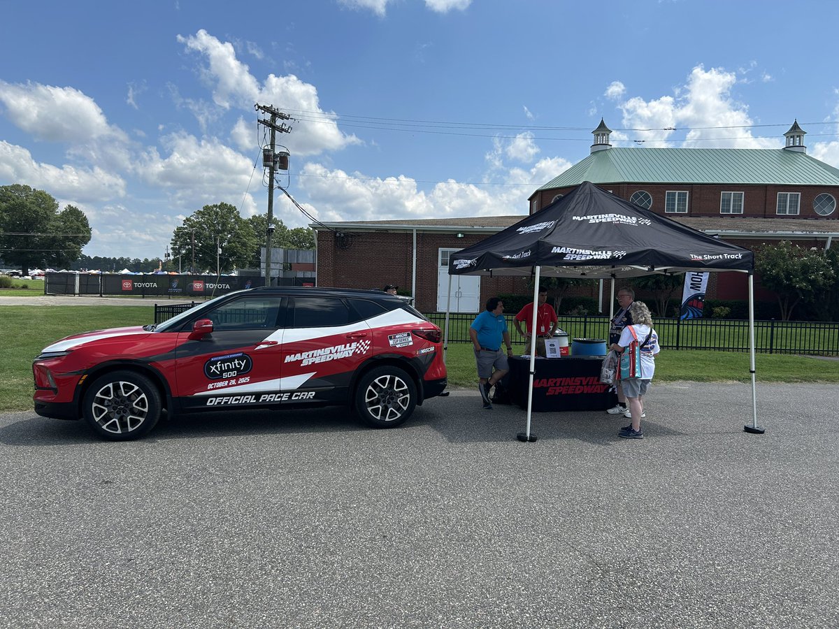 At Richmond Raceway? Stop by and say hey! 👋

While you’re here, register to win a four pack of tickets and pre-race passes for the #Xfinity500 👀🎟️