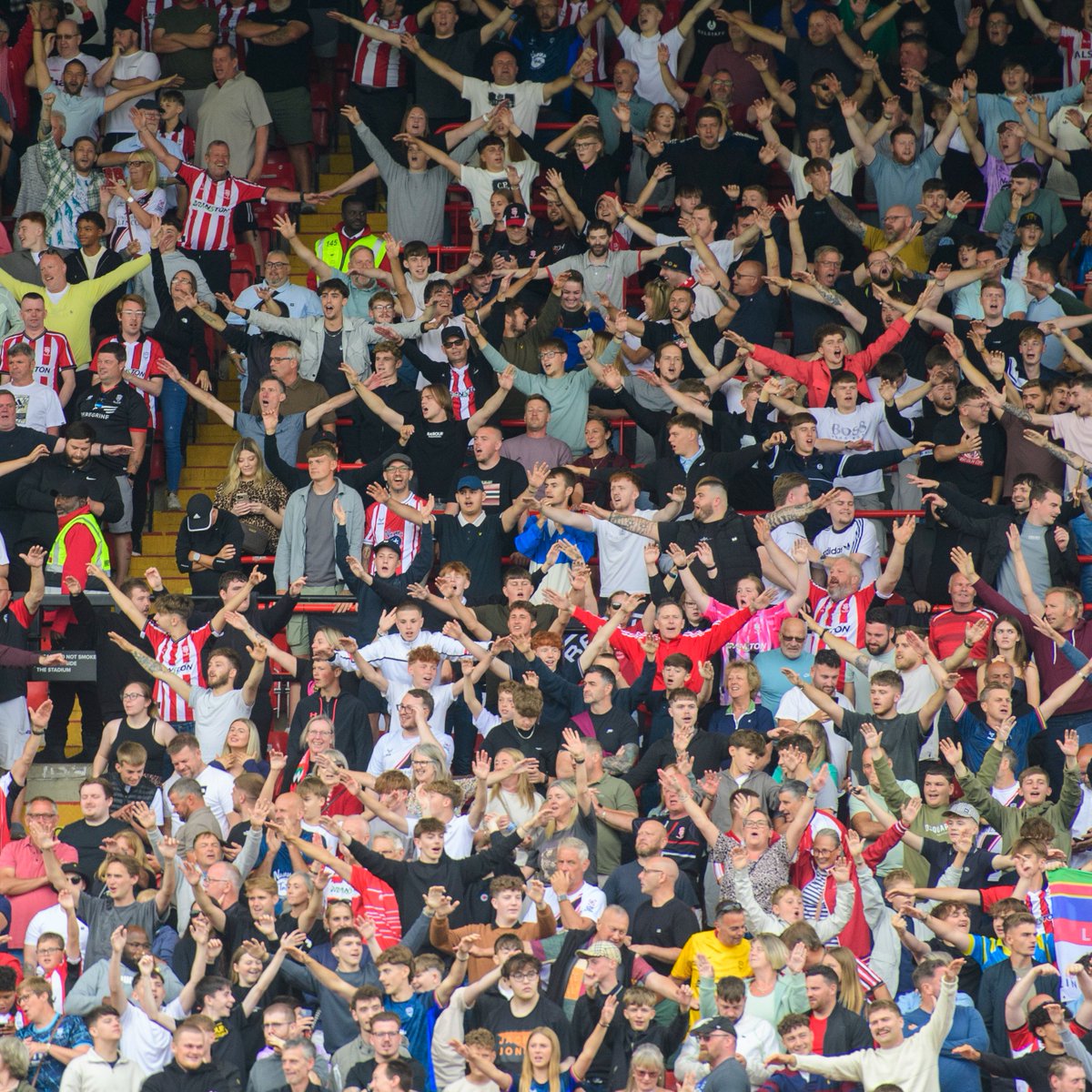 LincolnCity_FC's tweet photo. ๐ Your support was immense throughout, Imps.
#LINPLY https://t.co/iXsRgjzgBX