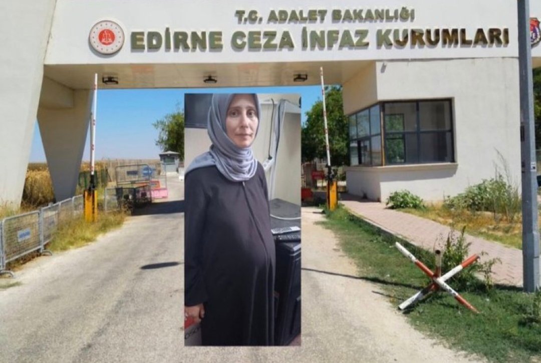 9 aylık hamile bir kadın Merve Zayım, hâlâ Edirne Cezaevi’nde tutuluyor. Doğumuna saatler kala bir anne adayının tahliye talebinin 5. kez reddedilmesi, sadece hukukun değil insanlığın da reddidir. Bu  zulme ve doğmamış bebeğin sesi olun lütfen <a href="/HudaKaya777/">Hüda Kaya</a> 
Bir bebek daha
