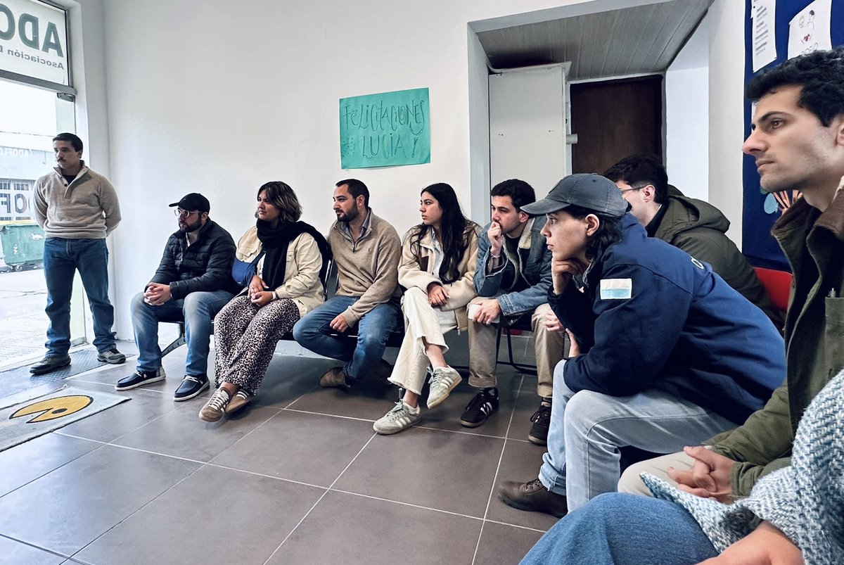 PNacionalJoven's tweet photo. 📍FLORES | “LO QUE NOS UNE” 🇺🇾

Hoy compartimos una jornada inspiradora junto a ADOFLO, una asociación que acompaña y potencia a personas con síndrome de Down.

Su compromiso y ejemplo nos recuerdan la importancia de construir una comunidad de oportunidades para todos💙 https://t.co/o2M59Uh6ei