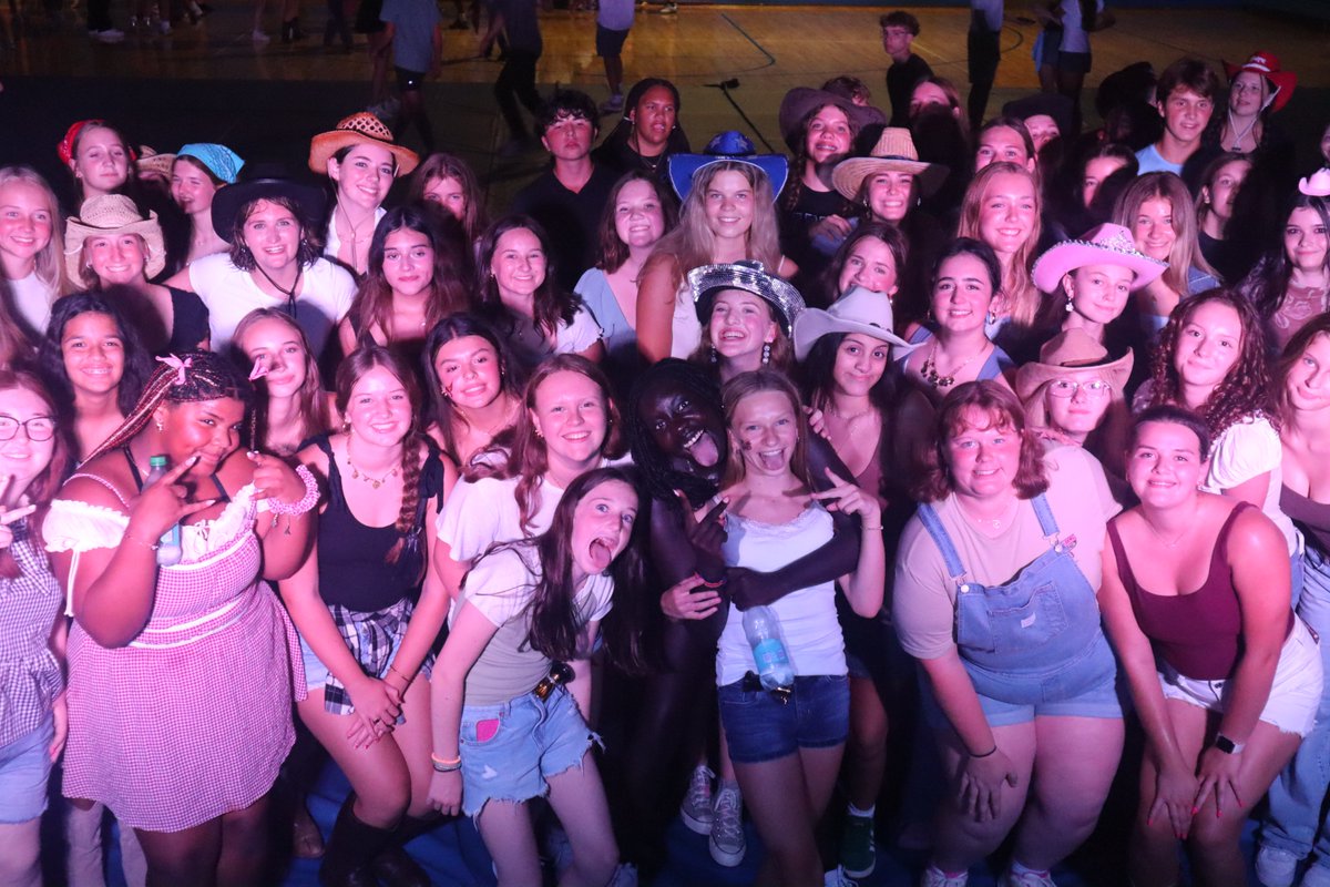 Great spirit and start to the school year, Crusaders! Thanks to StudentBoard for hosting a fun western themed Welcome Dance last night!  📸 LM &amp; MW <a href="/OmahaMarian/">Marian High School</a>