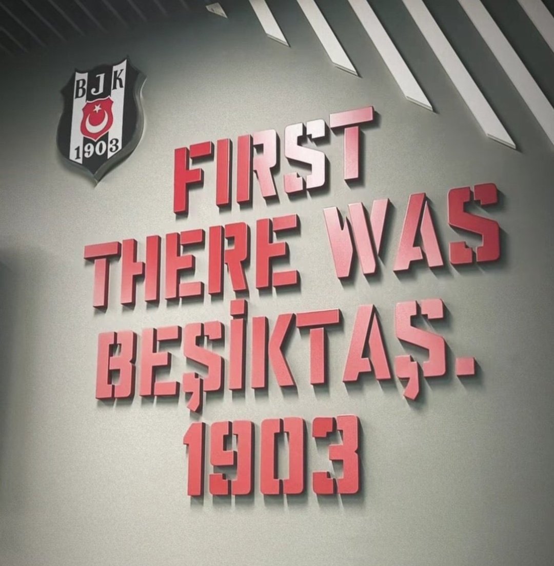 Sabah yaptığım paylaşımların formatını neden mi değiştirdim? 

Bir yanlışı göstermeye çalışırken sinirle bir yanlış yapmış olmak, ne olursa olsun insanları kırmamak lazım! 

İyi insan olmadan iyi Beşiktaşlı olunmaz!