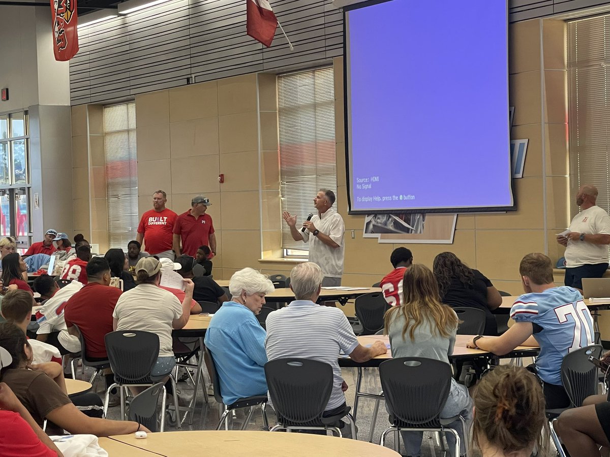 Monterey_Sports's tweet photo. Great turnout at the parent meeting last night! Thank you parents for your dedication to our kids!
#BUILTDIFFERENT https://t.co/nN7wZqH0Ci