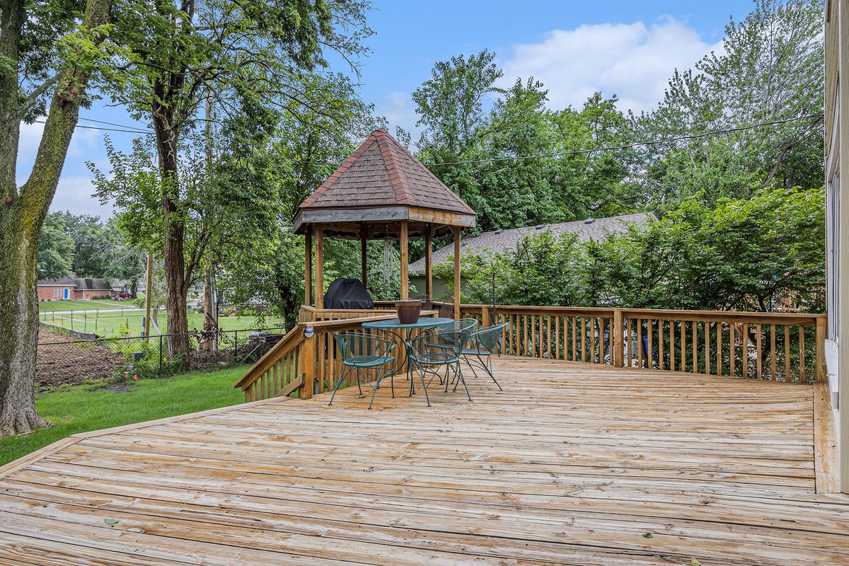 ChrisCollinsKC's tweet photo. Classic Cape Cod style meets everyday convenience in this charming Olathe two-story.
https://t.co/y1MO62y9TI https://t.co/XUvDmhqrg7