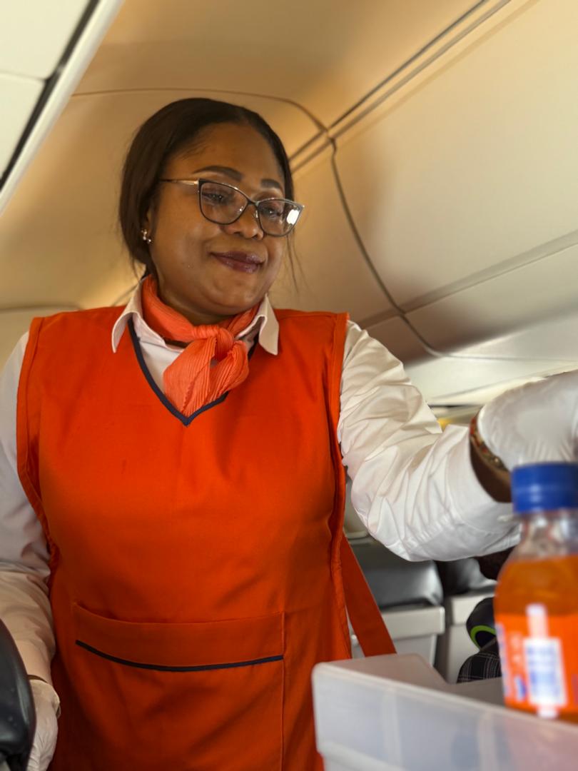 Je confirme aujourd'hui le lancement du vol inaugural de la compagnie aérienne <a href="/JetMwant/">Mwant Jet</a> , je suis bien arrivé et bien gâté, logé dans une superbe hôtel par le digne Fils du pays et jeune patron de la compagnie <a href="/Michael_Yav/">Michael Yav Tshikung</a> . 
Voyagez avec nous sans escale à Kinshasa Kolwezi