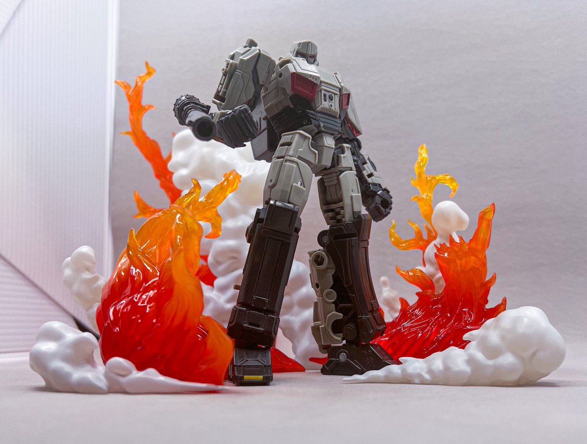 Back from a vacation and so back to toy photography.