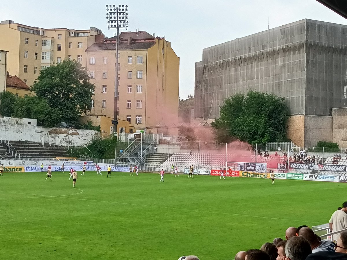 Luboš Dufek (@monty025) on Twitter photo .<a href="/fkvz1903/">FK VIKTORIA ŽIŽKOV</a> - Dynamo ČB 0:1 (0:1). Odčinit pohárovou ostudu ve Varech se teda vůbec nepovedlo. Už ve 4. minutě trestal žižkovské chyby Igbokwe. V 87. minutě měla Viktorka podle mě kopat penaltu, ale za ten dnešní výkon jsme si fakt nic nezasloužili. 😒 #fkvz1903 #chancenarodniliga .<a href="/fkvz1903/">FK VIKTORIA ŽIŽKOV</a> - Dynamo ČB 0:1 (0:1). Odčinit pohárovou ostudu ve Varech se teda vůbec nepovedlo. Už ve 4. minutě trestal žižkovské chyby Igbokwe. V 87. minutě měla Viktorka podle mě kopat penaltu, ale za ten dnešní výkon jsme si fakt nic nezasloužili. 😒 #fkvz1903 #chancenarodniliga