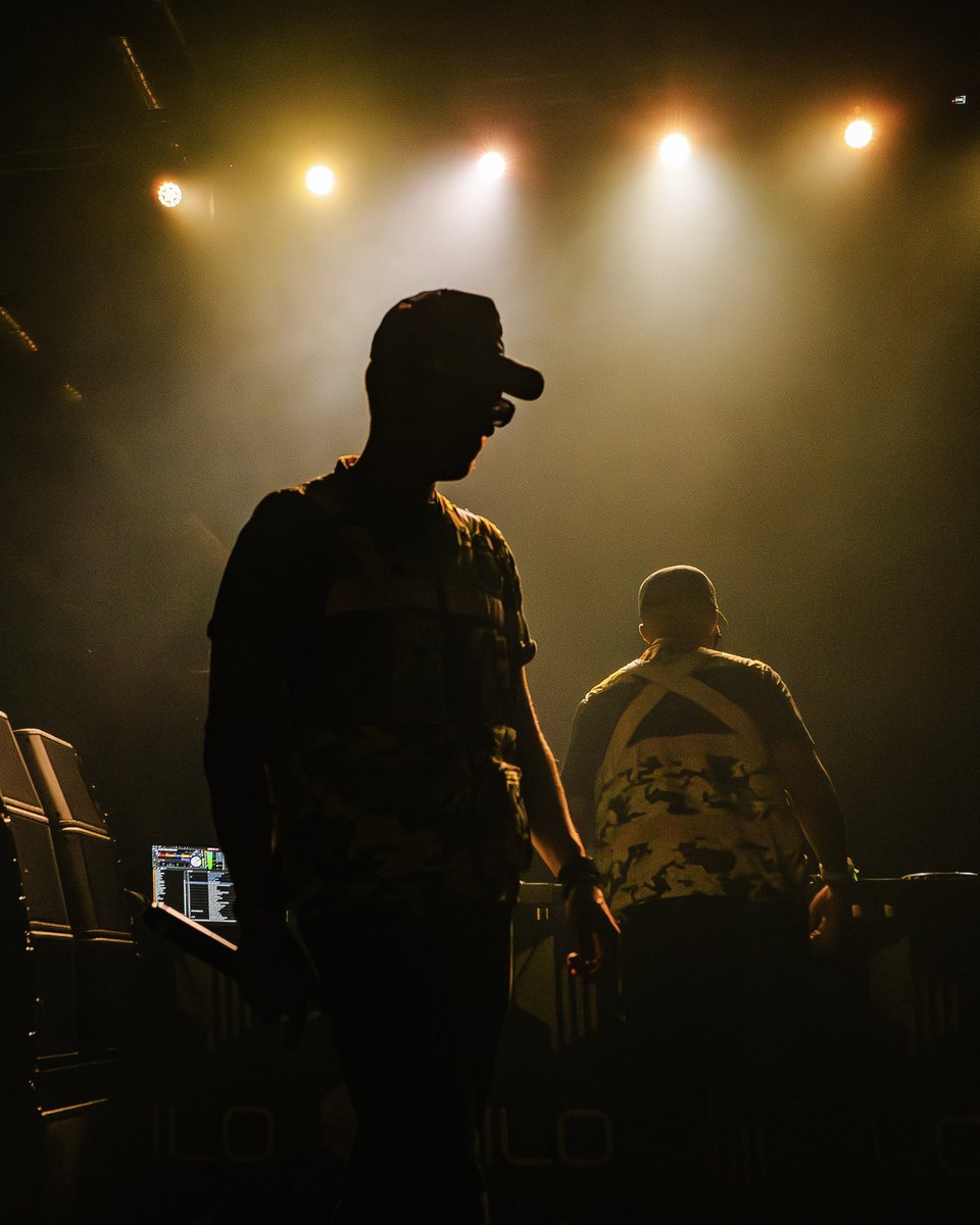 SiloDallas's tweet image. @FLOSSTRADAMUS &amp;amp; @DJ4B brought trap back to Texas last night ⚠️4️⃣😤 what a wild one 🔥

TONIGHT! Join us on the dance floor for the most beautiful party in the world BRESH🌸⚡️🦩

Info and final 🎟️ → silodallas.com