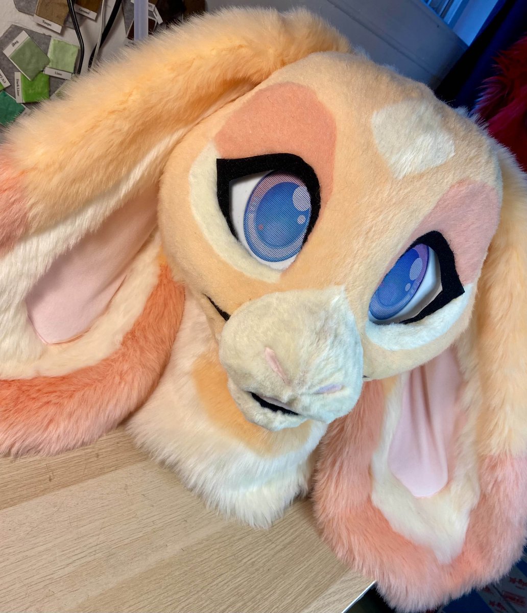 I've got a bunch of pretty partials up for sale on the dealer's sen right now!! 
Link on where to find them in my bio! 💙