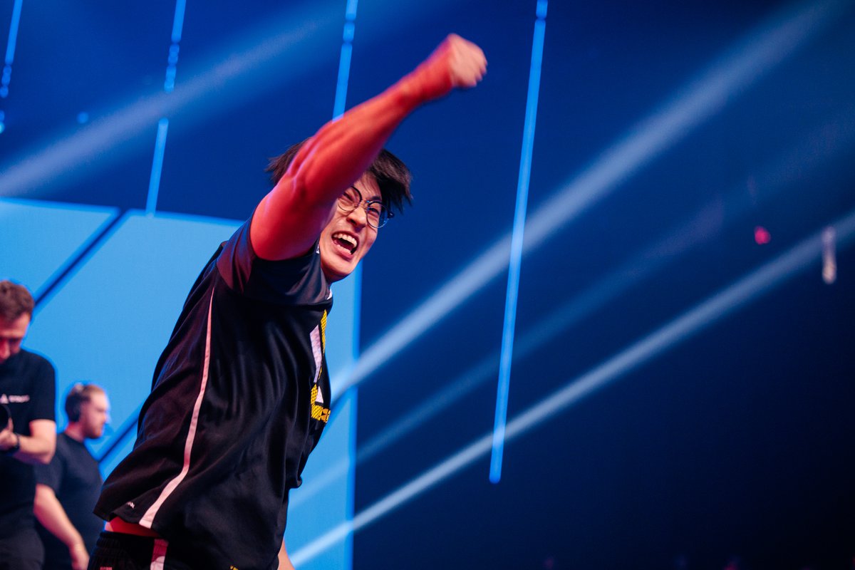 EWC_AR's tweet photo. اللاعب @Jeondding_tk يشق طريقه وسط العاصفة... ويوصل لنصف النهائي في بطولة TEKKEN 8! 🔥 https://t.co/ccWzZHeGf2