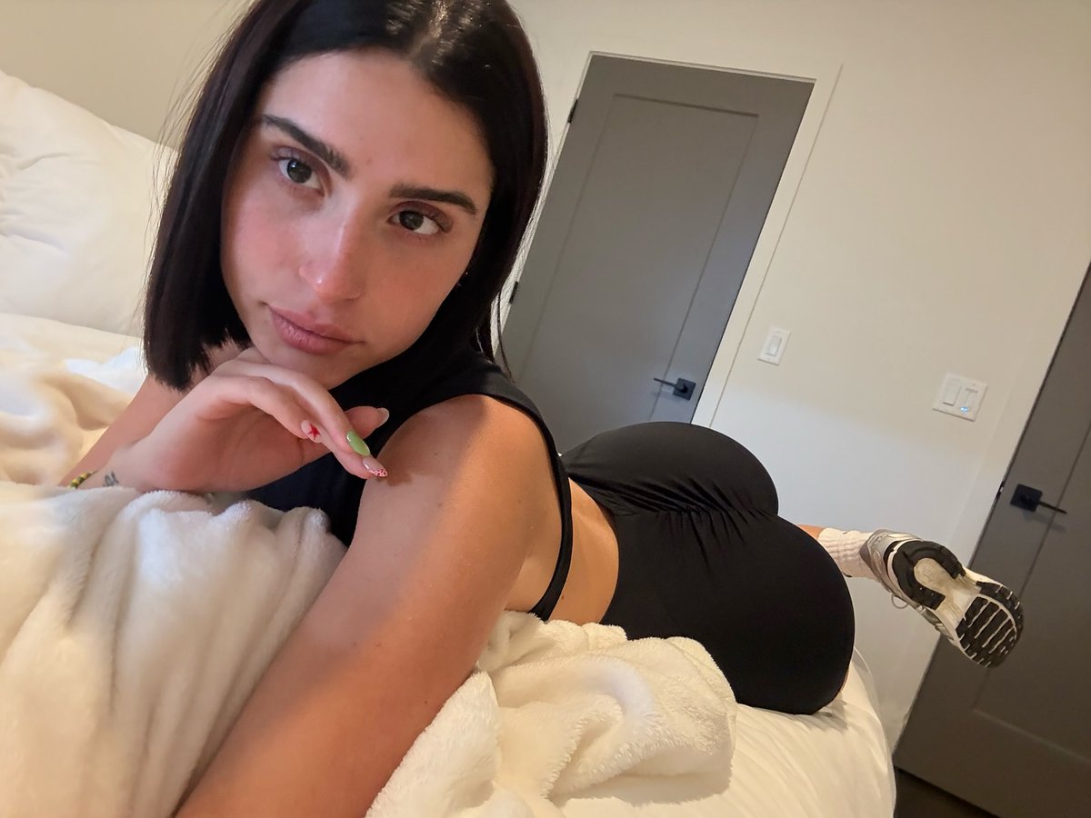 Se eu acordasse na sua cama, qual seria sua reação? 😏☀️