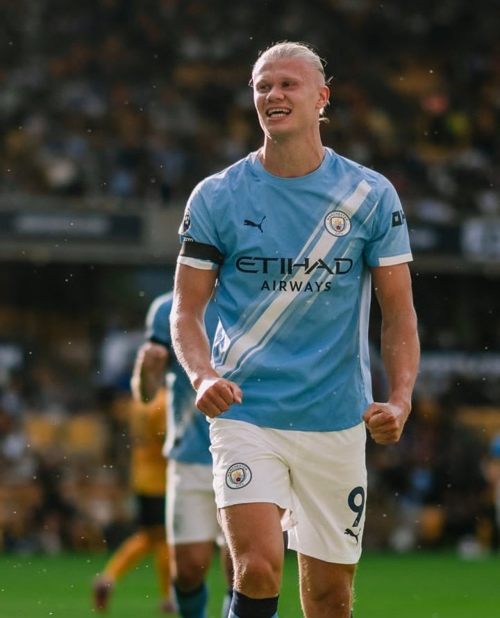 TWEETATSAN's tweet photo. In what is their 9th consecutive Premier League campaign starting with an away game, Manchester City have now won eight of the last nine (L1), scoring 25 goals and conceding just twice in that run.

FOUR-midable. 🔥

#WOLMCI
#PL https://t.co/SFl8b2O74M