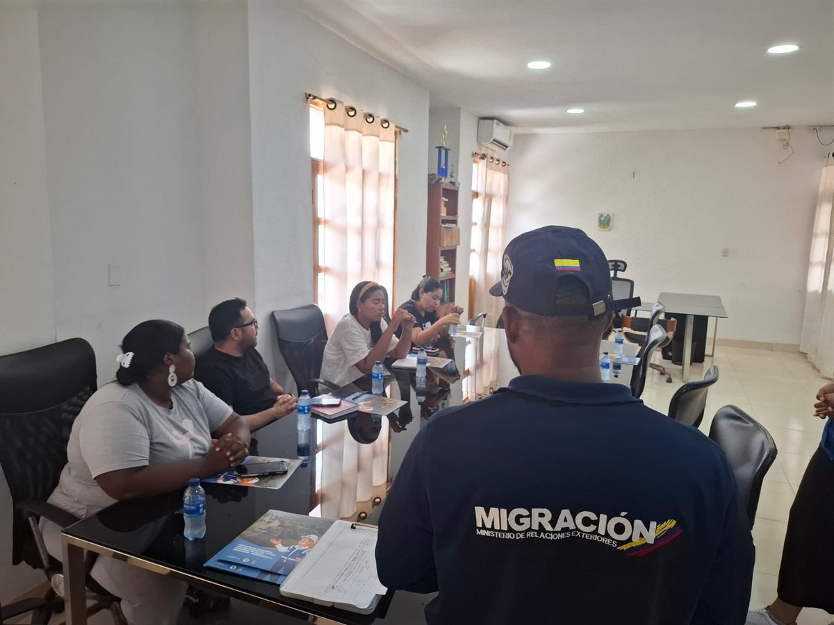 Migración Colombia (@migracioncol) on Twitter photo #Bolívar | Oficiales de <a href="/MigracionCol/">Migración Colombia</a> capacitan sobre norma migratoria, derechos humanos y #TrataDePersonas a funcionarios de diferentes entidades del municipio de Clemencia, con el fin de fortalecer las competencias y los lazos de cooperación para hacerle frente a este delito. #Bolívar | Oficiales de <a href="/MigracionCol/">Migración Colombia</a> capacitan sobre norma migratoria, derechos humanos y #TrataDePersonas a funcionarios de diferentes entidades del municipio de Clemencia, con el fin de fortalecer las competencias y los lazos de cooperación para hacerle frente a este delito.
