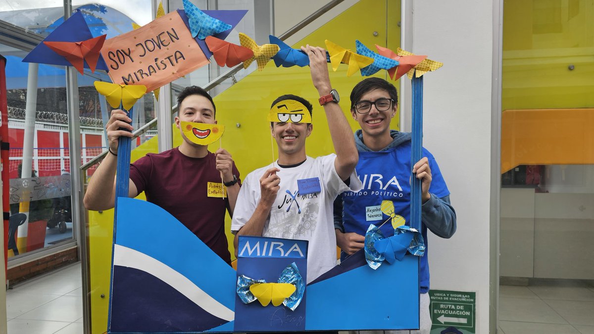JuanDa12_GC's tweet photo. La juventud miraísta está comprometida con visibilizar la voz de los jóvenes de Usaquén mediante una política honesta y coherente. 💙

#LosJóvenesParticipamos

@AndreaLugoC12
@PartidoMIRA
@Fapuentess https://t.co/iyceSbjwvI